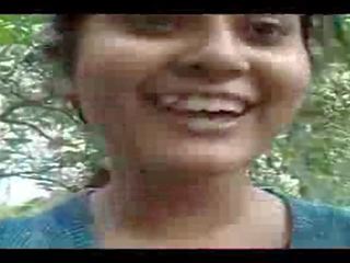 שובב ועליז northindian צעיר אישה expose שלה תחת ו - יפה boo