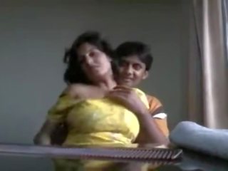 India pasangan besar payudara bermain