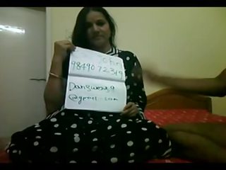 Negru saree prostituata bj pentru client în hotel cameră