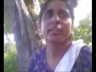 Indijke krasen amuter par x ocenjeno film posnetek v zunaj - wowmoyback
