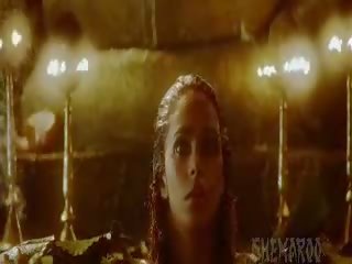 Indiai színésznő mallika sherawath minden meztelen jelenetek -ban hisss