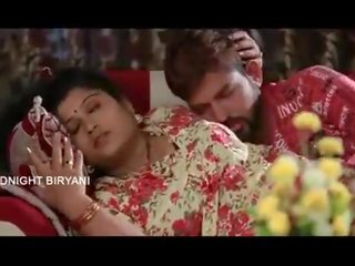 Indian Mallu Aunty sex clip bgrade clip with boobs press scene At Bedroom - Wowmoyback
