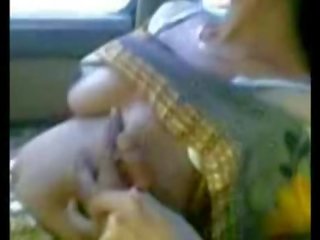 Suave ripened Indian Aunty show Her Boobs T Someone